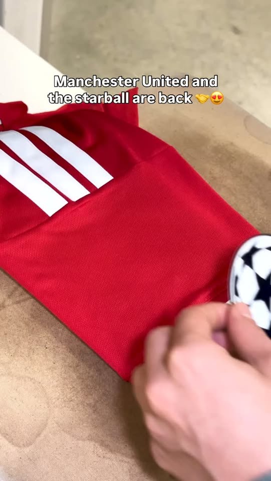 𝑺𝑨𝑻𝑰𝑺𝑭𝒀𝑰𝑵𝑮 𝑪𝑶𝑵𝑻𝑬𝑵𝑻 😍

Champions League nights are back at Old Trafford 🏟️🌟 

We’ve got a select amount of the brand new Manchester United home shirt available with the Champions League sleeve patch.