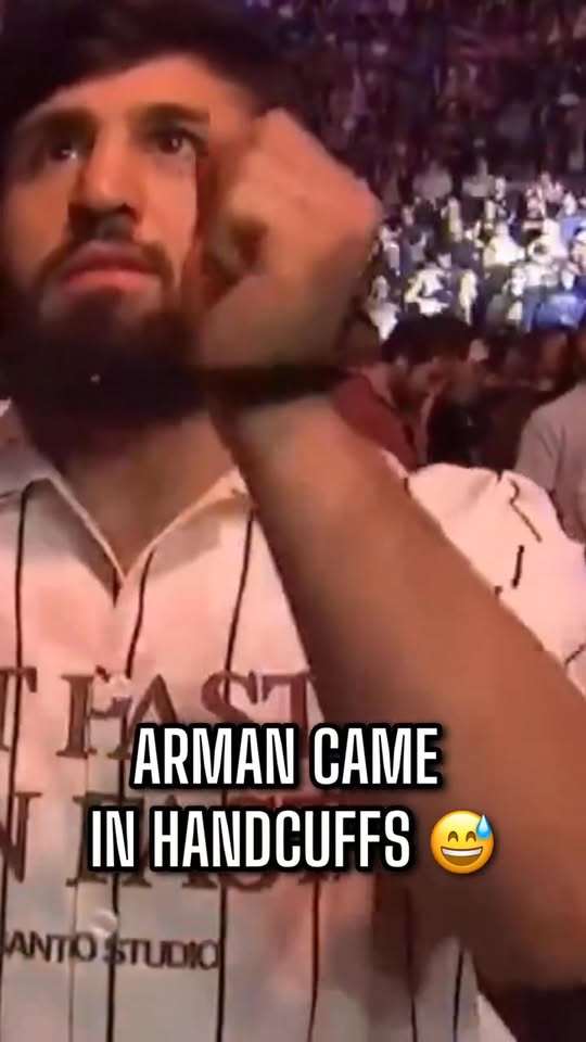 Arman Tsarukyan showed up to #UFC326 in handcuffs.

Free Arman? 😅

Via @ufc