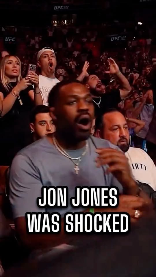 Jon Jones reacts to Carlos Ulberg knocking out Jiri Prochazka to win the light heavyweight title 👀 #UFC327

🎥: UFC