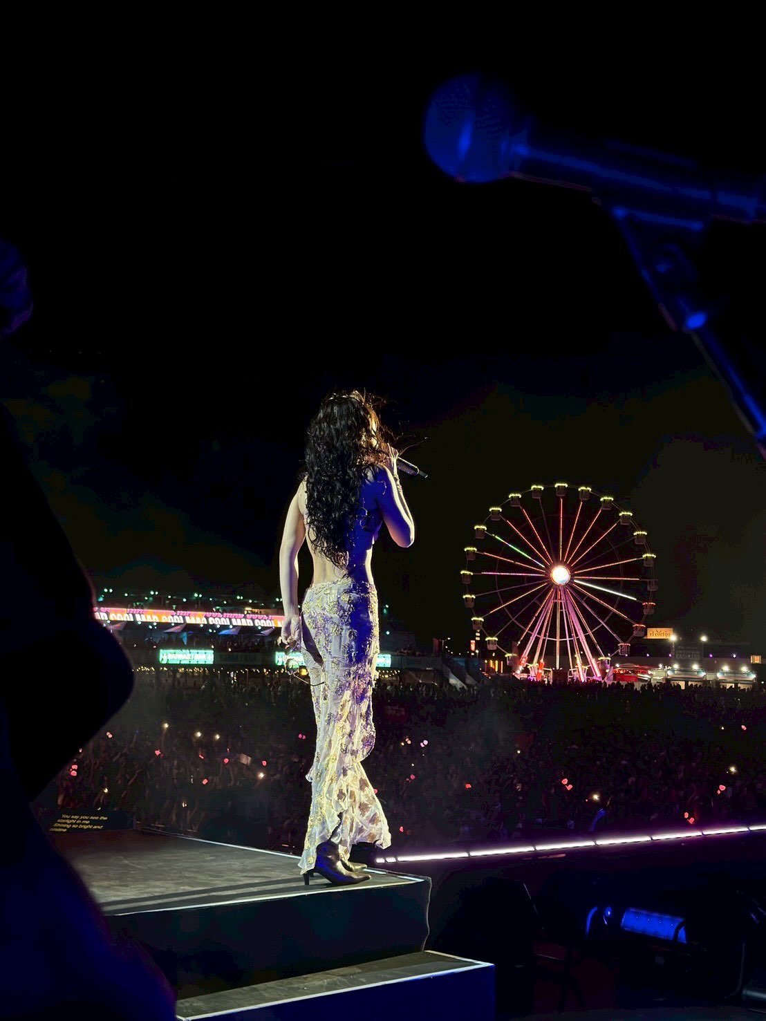@madcoolfestival you guys were abosolutely maddd.
¡Madrid, tienen mi corazón! Gracias por tanto amor! 💜
thank you to my wonderful crew whos been with me every step of the way. our europe run has been truely so much fun cuz of you guys. See you all very soon XO