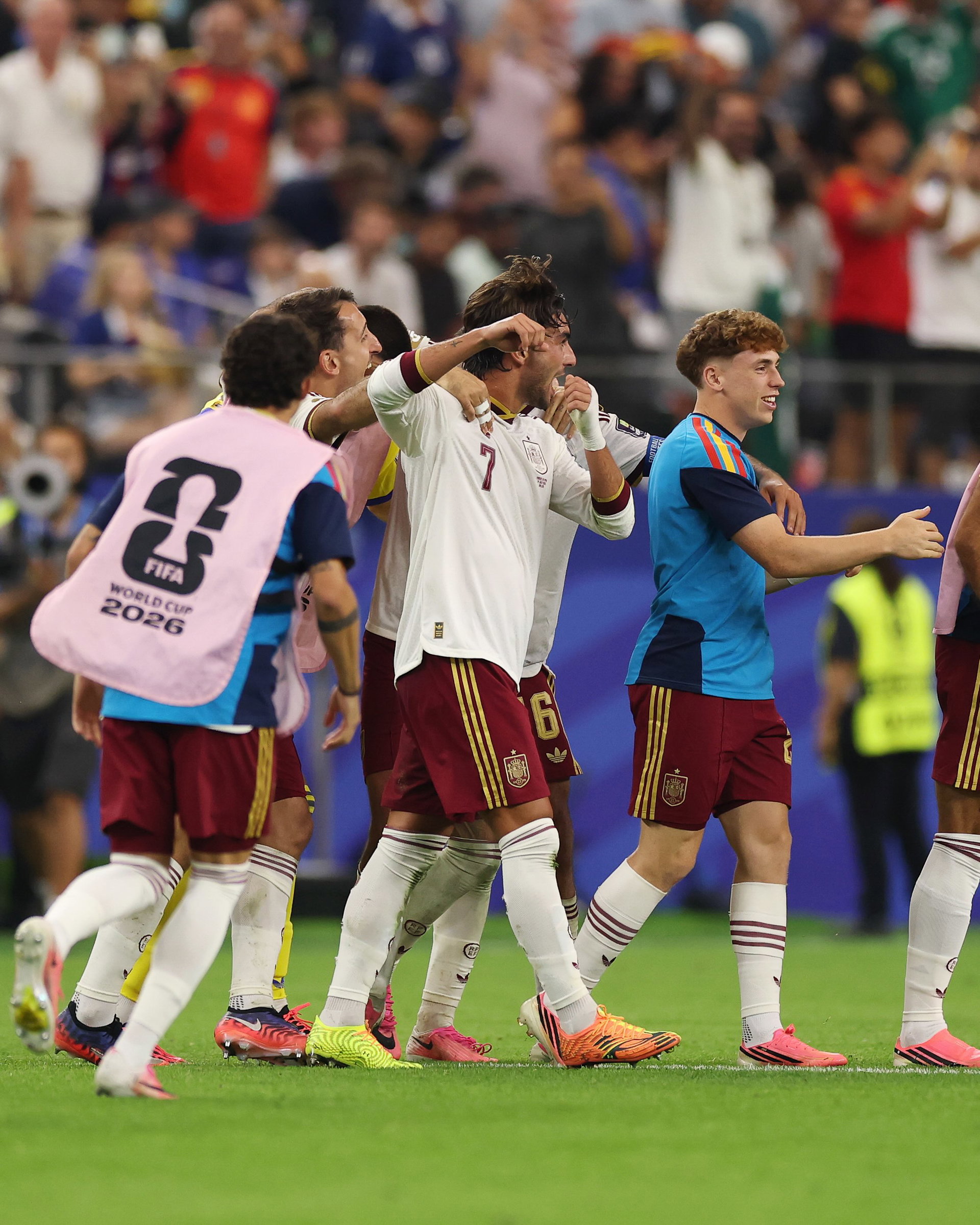 🌎 𝗪𝗢𝗥𝗟𝗗 𝗖𝗨𝗣 𝟮𝟬𝟮𝟲

Lamine, Cubarsí, Olmo, Pedri, Ferran, Gavi, Eric and Joan Garcia are through to the FIFA World Cup final after Spain’s 2-0 win over France.

📷 @fifa