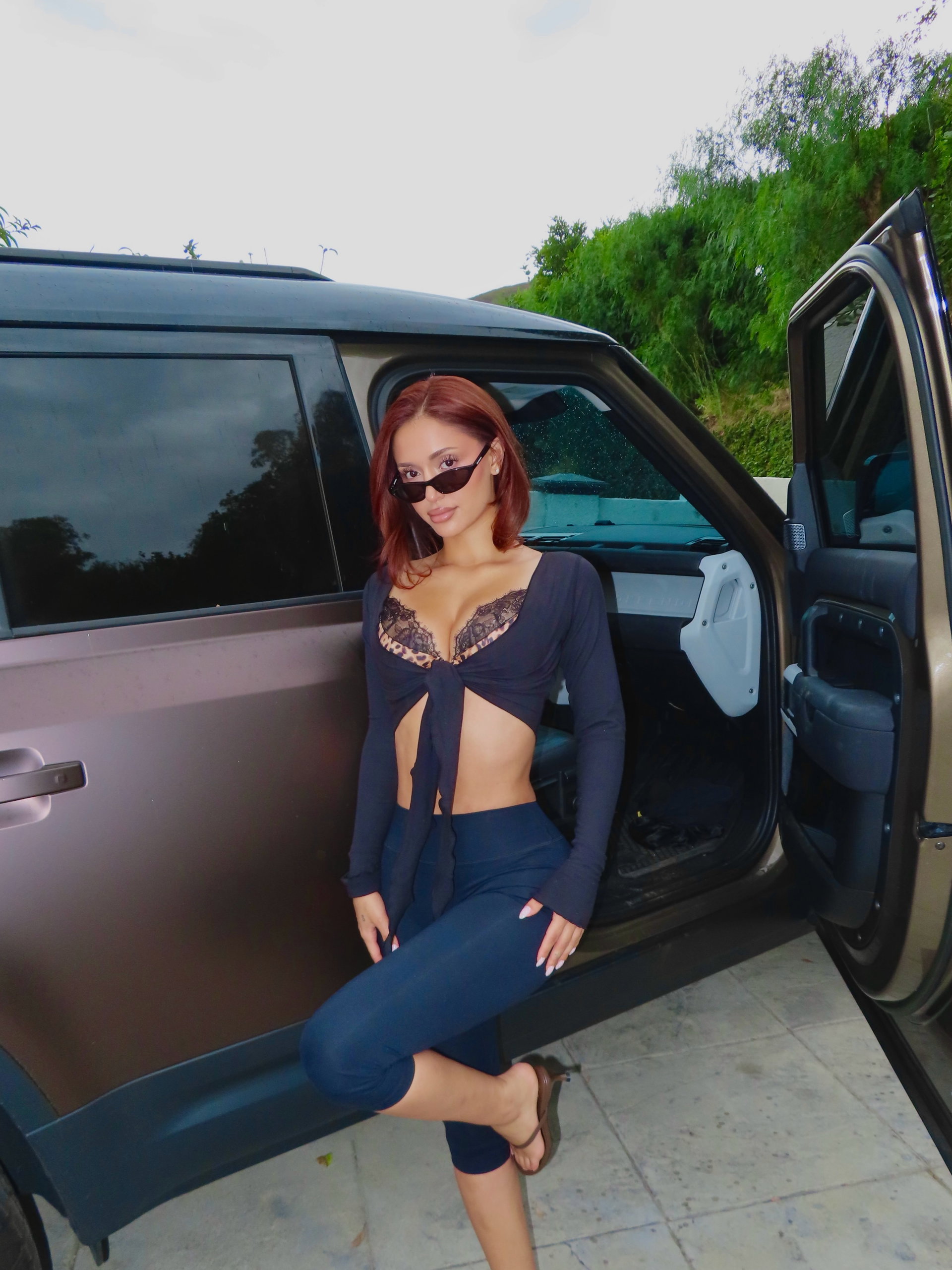 when your outfit starts underneath 🤭✨  The @victoriassecret Very Sexy Push-Up Bra understood the assignment #VSPartner 🪽
