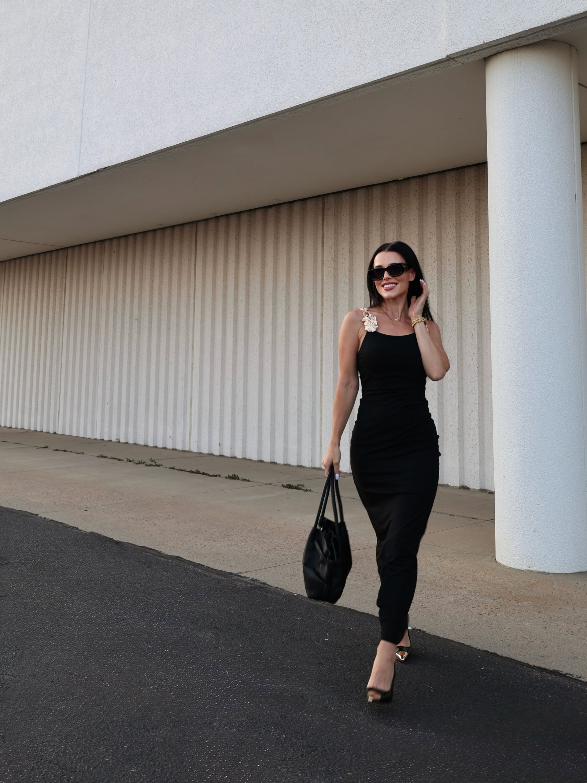 🖤😎

Follow: CovetEZ,COSMINA,Athîral on SHEIN and use 🎫
 
F7USjuliaborishkevich3140  to enjoy exclusive discounts! ✨💃
@sheinofficial @shein_us 

#SHEINtrends
#sheinpartner