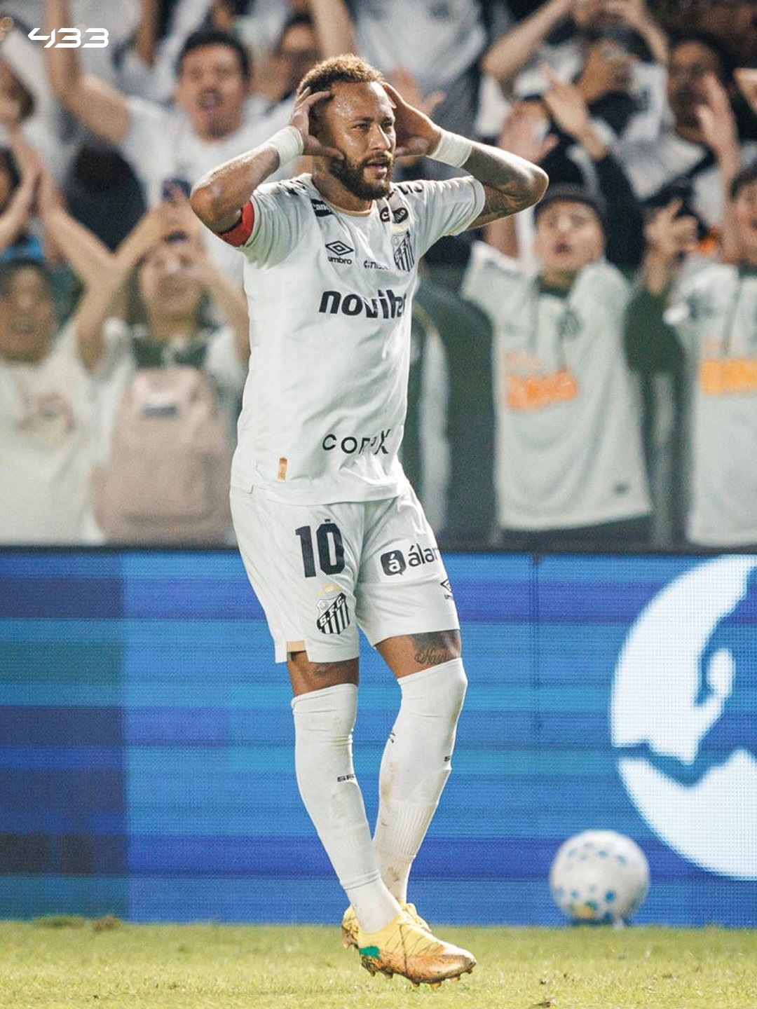 𝗡𝗘𝗬𝗠𝗔𝗥 𝗥𝗘𝗧𝗨𝗥𝗡𝗦 𝗧𝗢 𝗔𝗖𝗧𝗜𝗢𝗡 𝗪𝗜𝗧𝗛 𝗔 𝗕𝗥𝗔𝗖𝗘 ⚽⚽

After a very short holiday, he is already back in action for Santos and earns them a draw with two goals 💪

Rafa Leão was in the stands to watch his idol and enjoyed the show 😁

📸 @santosfc @raulbaretta_photo
🎥 @historiasantista