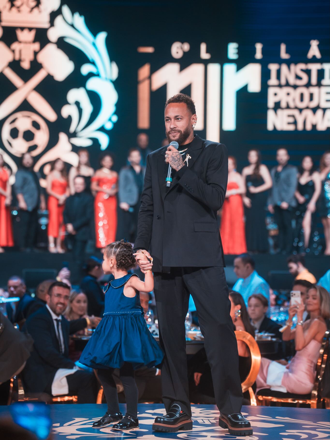 Começou! 

O 6º @leilaoinstitutoneymarjr já está acontecendo em prol das crianças e adolescentes do @institutoneymarjr.

Nesta edição, celebramos também os 11 anos de uma iniciativa que nasceu do sonho da família de @neymarjr e que, ao longo dessa trajetória, vem transformando milhares de vidas por meio da educação, do esporte, da cultura e de oportunidades.

Uma noite de solidariedade, propósito e união. 💚💛

—

It has begun!

The 6th @leilaoinstitutoneymarjr is now underway in support of the children and teenagers of @institutoneymarjr.

This edition also celebrates the 11th anniversary of an initiative born from the dream of @neymarjr’s family, which has been transforming thousands of lives through education, sports, culture, and opportunities.

A night of solidarity, purpose, and unity. 💚💛

#InstitutoNeymarJr #NeymarJr #ProjetoSocial #INJR