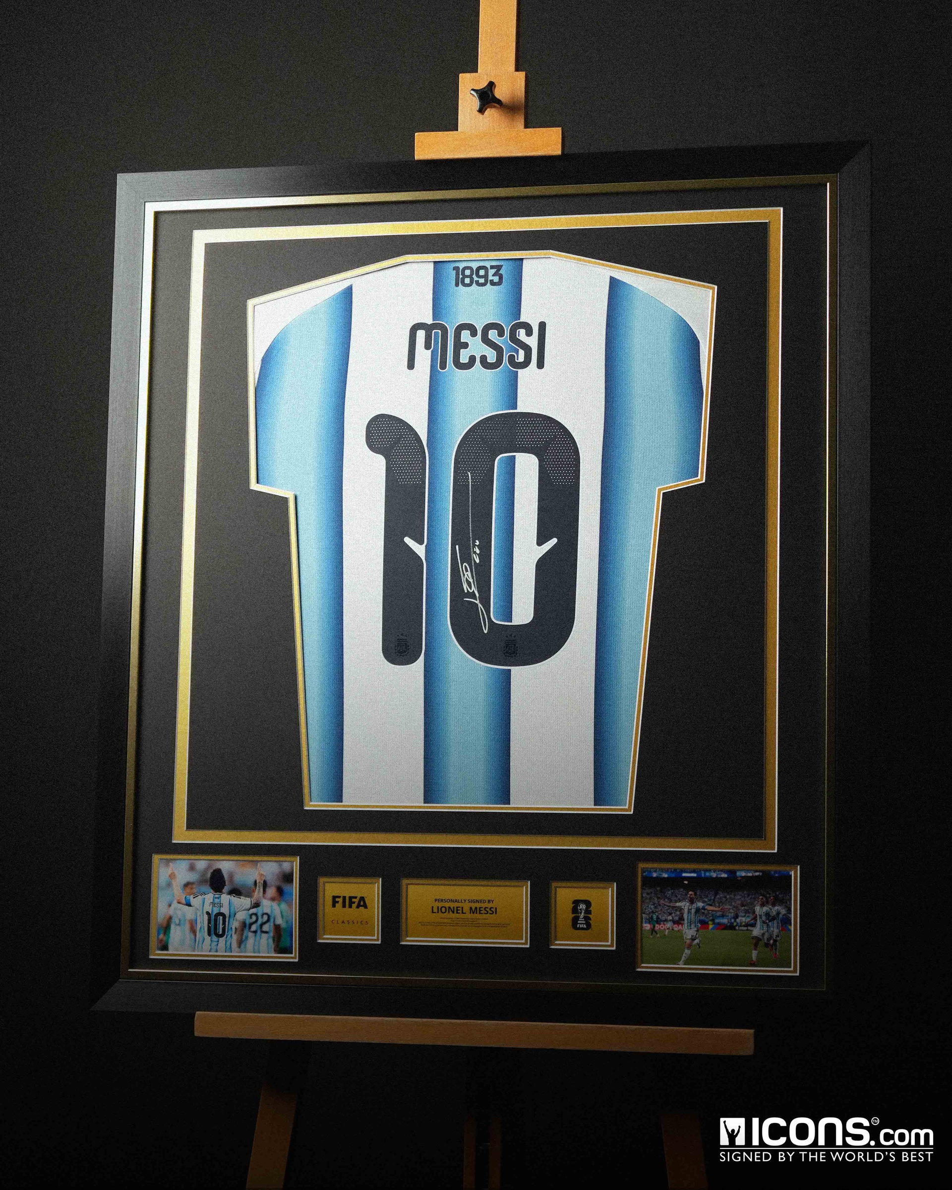 Germany 2006. South Africa 2010. Brazil 2014. Russia 2018. Qatar 2022. Canada, Mexico and United States 2026. Six FIFA World Cups. Relive the journey with my official FIFA World Cup™ signed collection - available only at Icons.com

Alemania 2006. Sudáfrica 2010. Brasil 2014. Rusia 2018. Qatar 2022. Canadá, México y Estados Unidos 2026.
Seis Copas del Mundo. Reviví todo el camino con mi colección oficial firmada de la Copa Mundial de la FIFA™. Disponible exclusivamente en Icons.com