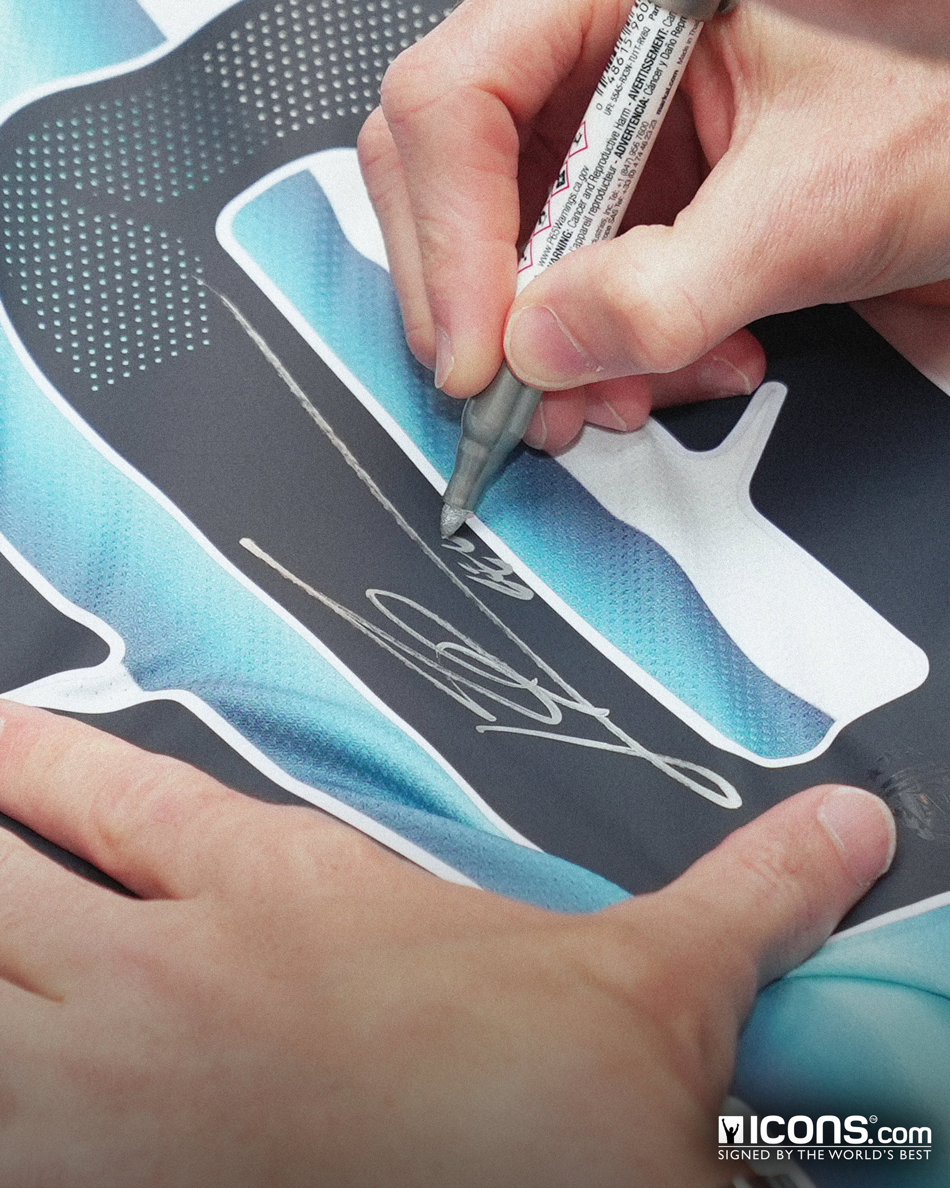 Germany 2006. South Africa 2010. Brazil 2014. Russia 2018. Qatar 2022. Canada, Mexico and United States 2026. Six FIFA World Cups. Relive the journey with my official FIFA World Cup™ signed collection - available only at Icons.com

Alemania 2006. Sudáfrica 2010. Brasil 2014. Rusia 2018. Qatar 2022. Canadá, México y Estados Unidos 2026.
Seis Copas del Mundo. Reviví todo el camino con mi colección oficial firmada de la Copa Mundial de la FIFA™. Disponible exclusivamente en Icons.com