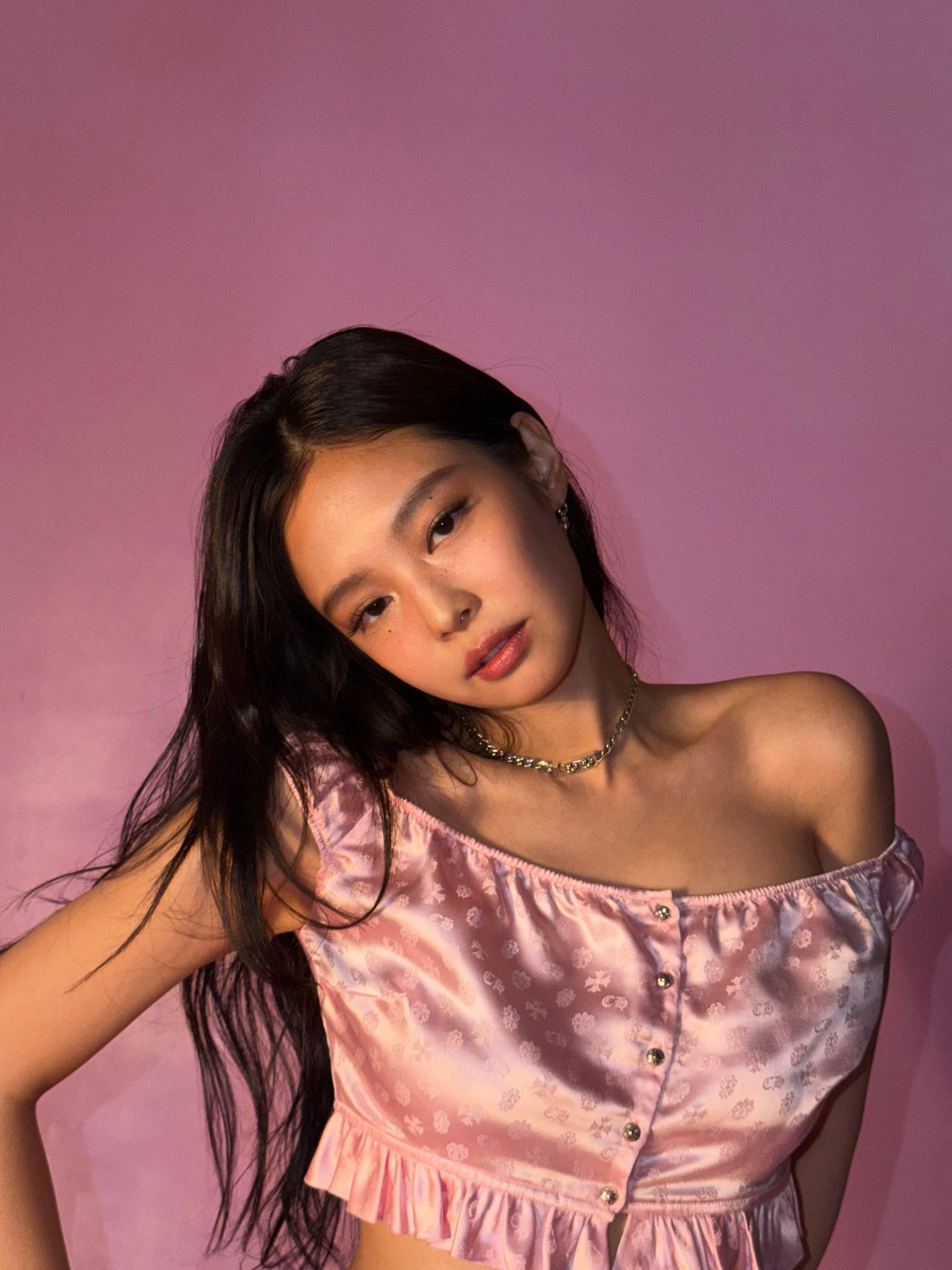 Cosmo Fall 2026 
Editor-in-Chief: @willahbennett
Photographer: @graysonvaughan
Styling: @branduh
Interview: @brittanyspanos
Hair: @evaniefrausto 
Makeup: @2501x2501 
Manicure: @nailsbymei 
Special Thanks: @sam__woolf
Set Design: @commerciallyviable
Creative Director: @samantha_adler
Executive Editor: @saschapix 
Senior Entertainment Director: @maxwelllosgar
Visual Director: @scottmlacey