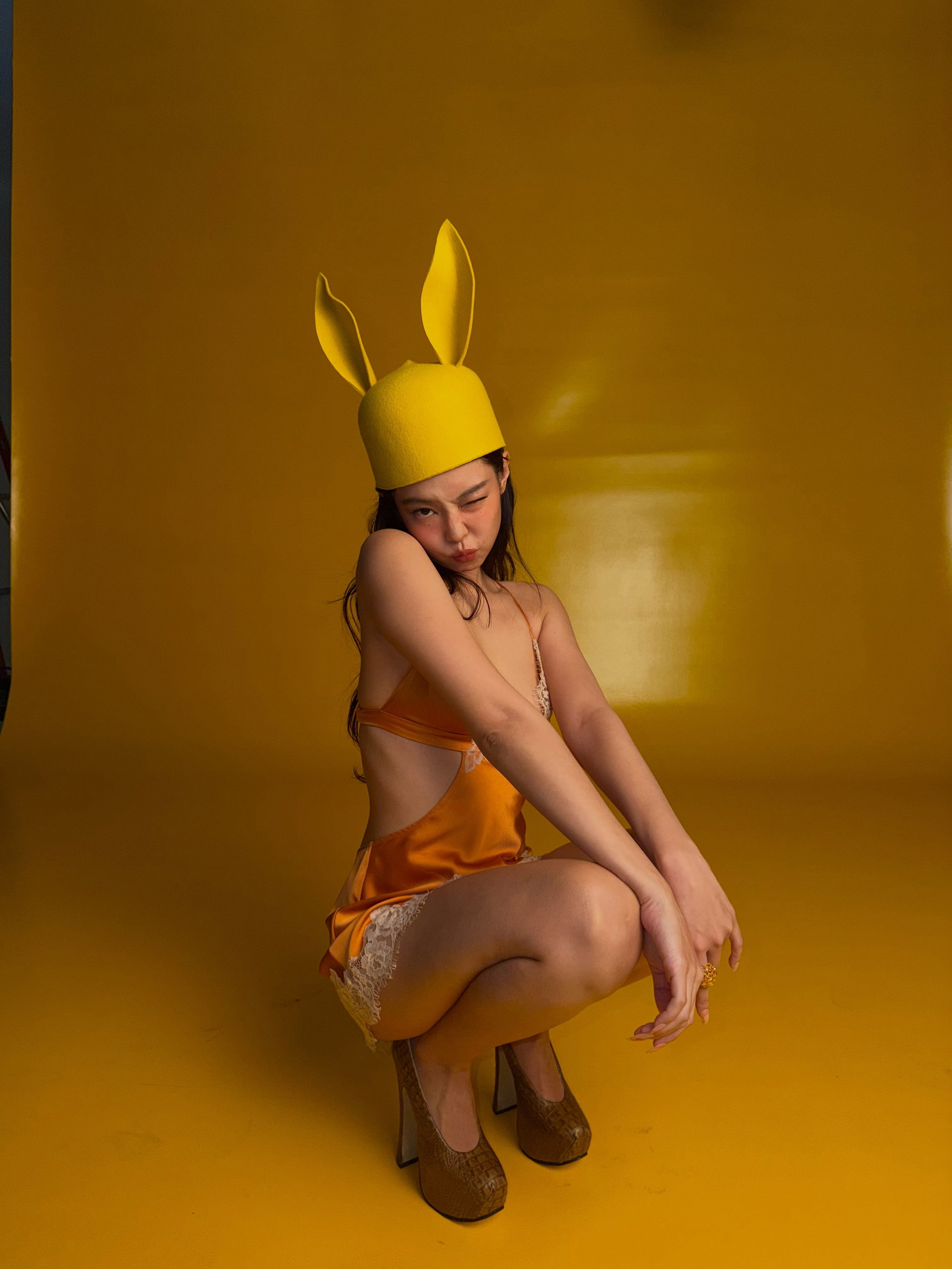 Cosmo Fall 2026 
Editor-in-Chief: @willahbennett
Photographer: @graysonvaughan
Styling: @branduh
Interview: @brittanyspanos
Hair: @evaniefrausto 
Makeup: @2501x2501 
Manicure: @nailsbymei 
Special Thanks: @sam__woolf
Set Design: @commerciallyviable
Creative Director: @samantha_adler
Executive Editor: @saschapix 
Senior Entertainment Director: @maxwelllosgar
Visual Director: @scottmlacey