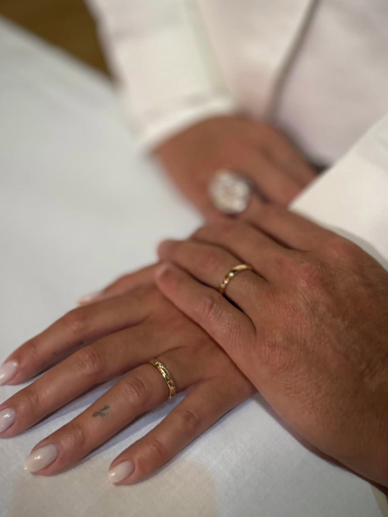 😁💍 𝐇𝐞𝐫𝐞 𝐰𝐞 𝐠𝐨! Cristiano Ronaldo and wife Georgina are now 𝐦𝐚𝐫𝐫𝐢𝐞𝐝, congratulations to them 👰🏻‍♀️🤵🏼‍♂️💞