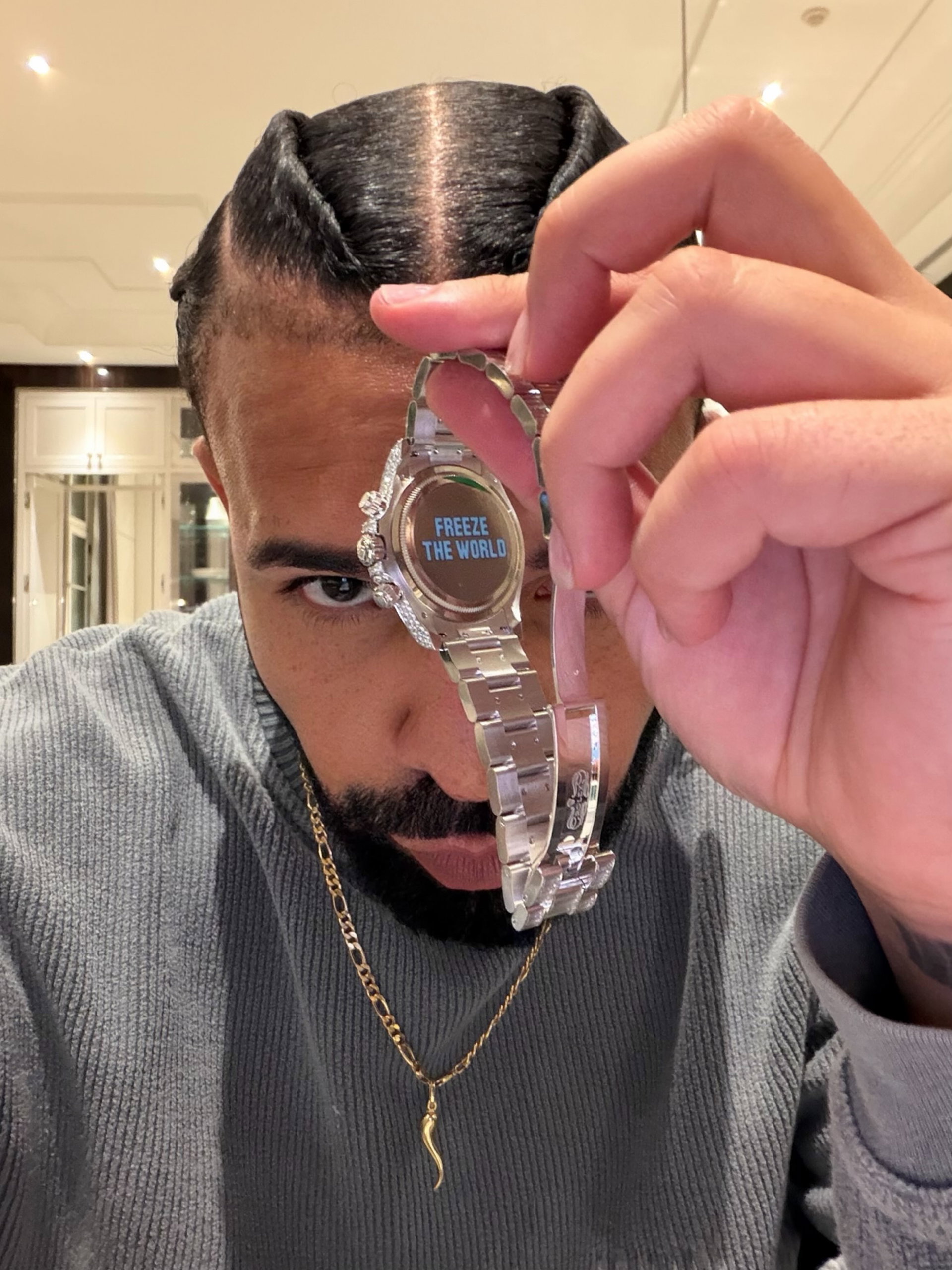 Today I received the most important thing I have ever had the pleasure of owning. This is the One of One Piece Unique Ice Gradient Daytona by @rolex 
Crafted to celebrate the record breaking milestones of 2026 
Please do not get your local jeweler to recreate 
This is a stand alone and a part of history 
Thank you to the wonderful team at Rolex for blessing me with such a generational ticker ⌛️