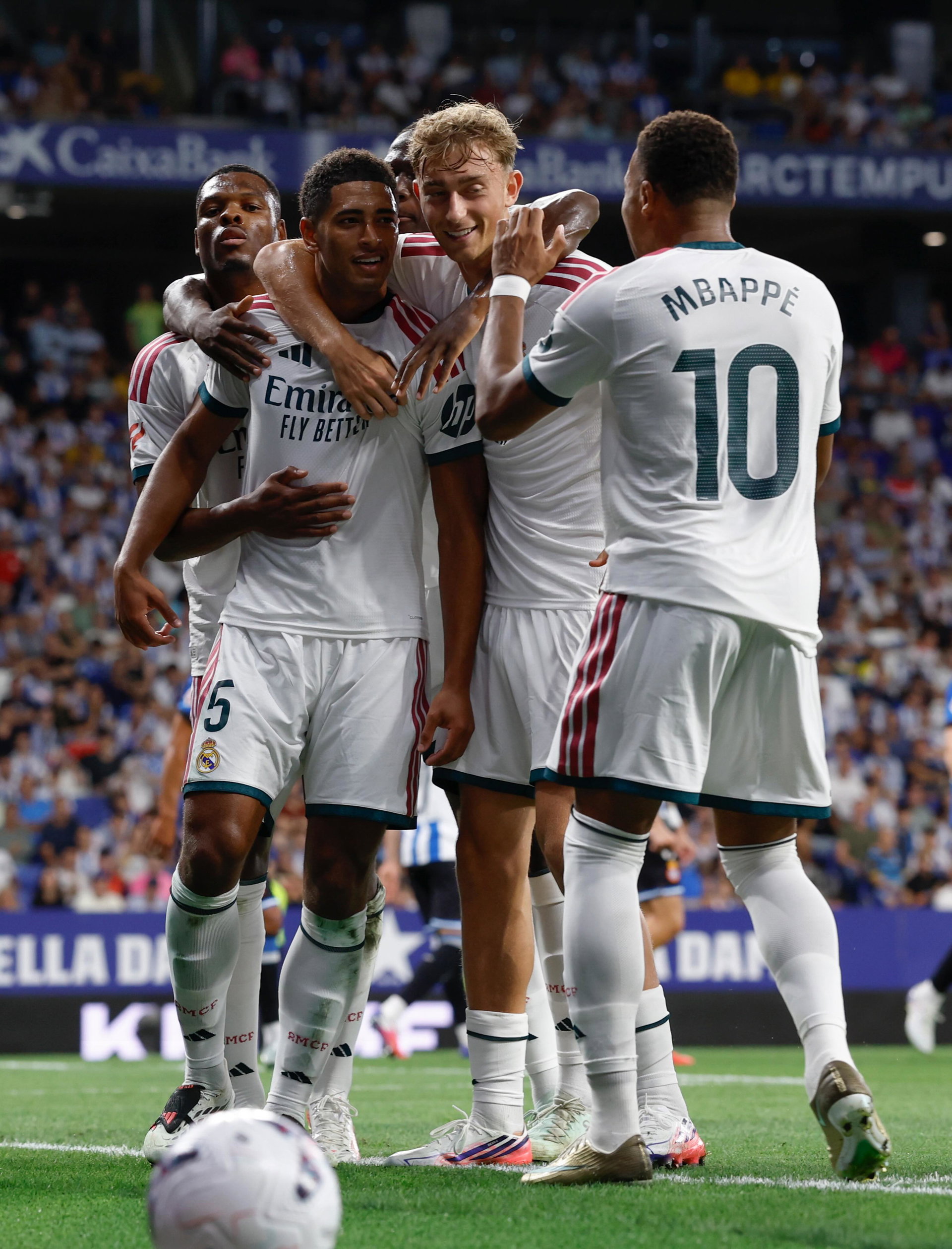 Fully deserved win. First 3 points on the board. Seguimos! Hala Madrid! 🤍
So happy for you buddy @cespi10 🔝
