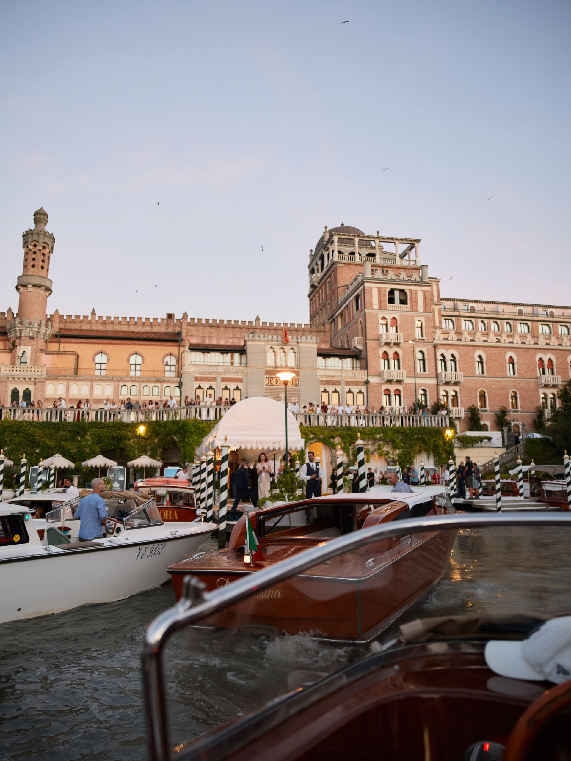 My first time to Venice, hard to believe it’s actually real… Here for the 83rd Film Festival with @armanibeauty #ad 

A large weekend to celebrate the first Giorgio Armani fragrance in 20 years - ‘I WILL’ (Jonathan Bailey ftw)

Also, I discovered something I always wanted to know; boat taxis really are the main form of transport in Venice. Ticked that one off. 

@giorgioarmani #fragrance

(most shots by the awesome @rebeccaspencer_photography 🫂)