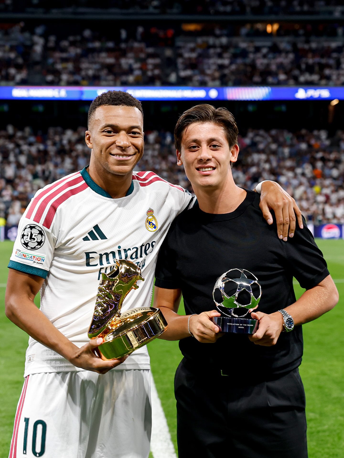 🏆 2025/26 #UCL prize winners 🏆
⚽ Top Scorer: @K.Mbappe
✨ Revelation of the Season: @ArdaGuler