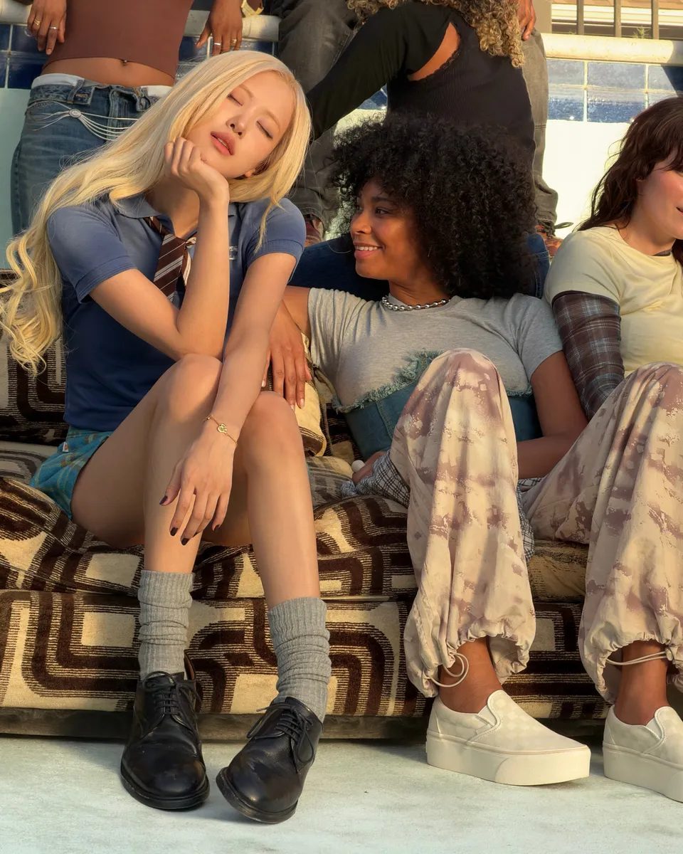 What does a music video shoot look like for @roses_are_rosie? The answer may surprise you. For her latest one-off single, Rosé teamed up with director Dave Meyers, who worked with Blackpink on "JUMP." The difference this time around? Her new visual was captured entirely with an iPhone 18 Pro—Apple’s latest, revealed in Cupertino earlier today. At the link in our bio, Vogue talks exclusively with the superstar about how her "New Trick" music video came to life. Photos: @kennethcappello