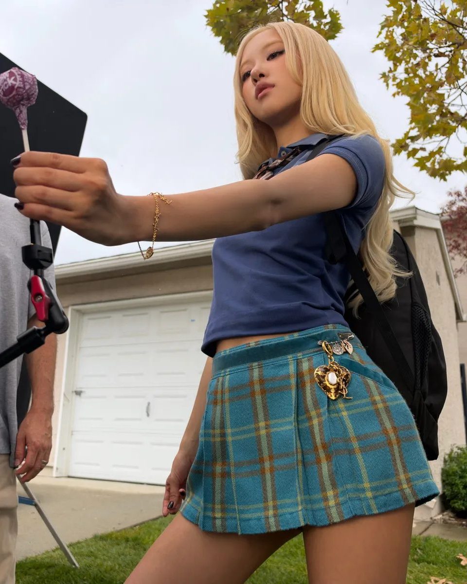 What does a music video shoot look like for @roses_are_rosie? The answer may surprise you. For her latest one-off single, Rosé teamed up with director Dave Meyers, who worked with Blackpink on "JUMP." The difference this time around? Her new visual was captured entirely with an iPhone 18 Pro—Apple’s latest, revealed in Cupertino earlier today. At the link in our bio, Vogue talks exclusively with the superstar about how her "New Trick" music video came to life. Photos: @kennethcappello