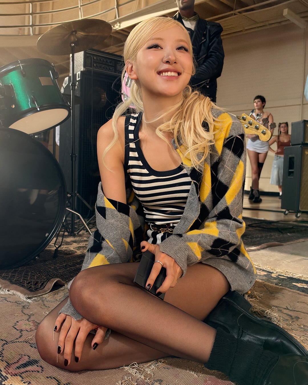 The one and only @roses_are_rosie

#ShotoniPhone18Pro by 
@kennethcappello 

#newtrick
