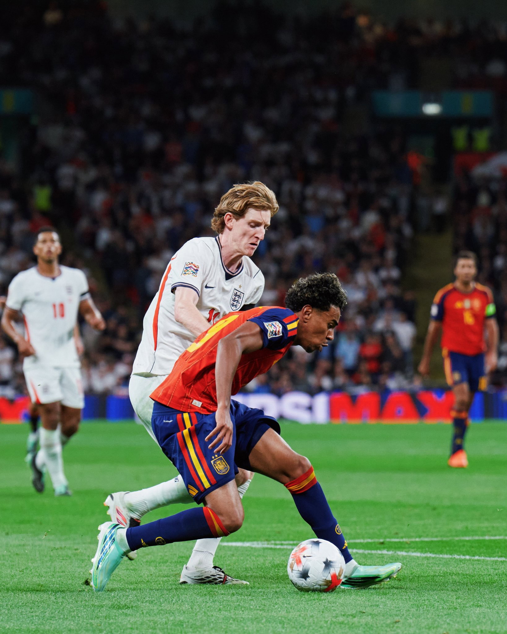 🌍 𝗢𝘂𝗿 𝗶𝗻𝘁𝗲𝗿𝗻𝗮𝗰𝗶𝗼𝗻𝗮𝗹𝘀:

Spain beat England 2-3 at Wembley in the UEFA Nations League, with Lamine and Gordon both on the scoresheet. Olmo provided an assist, while Cubarsí, Pedri, Rodri also feature.

Livaković picks up three points with Croatia after a 1-2 win over Czechia in the UEFA Nations League.

📸 @sefutbol @england