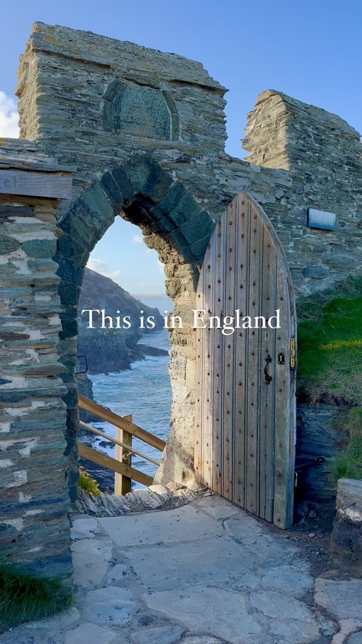 No key is required to unlock this breathtaking view!

**ADD** to your UK bucket list and follow for more UK travel

📍Location at the end 📍
…
#ukstaycation #tintagel #visitcornwall #beautifuldestinations #cornwallcoast #photosofbritain #darlingescapes #visitbritain #englandtravel #speechlessplaces #walkingcornwall #ilovecornwall #cornwalllife #cornwallliving #cornwalllive #lovegreatbritain #voyaged #hello_worldpics