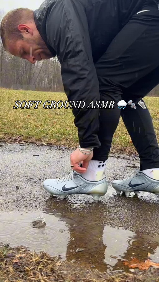 Just listen…💆‍♂️🌧️🔩👟😆

#soccer #football #asmr #r9 #mercurialvapor #nikemercurialvapor #nikefootball #premierleague #fifa