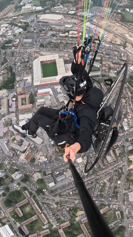 Flying around Sheffield🏍️🏁🏟️

#sheffield #sheffieldunited #sheffieldwednesday #explore