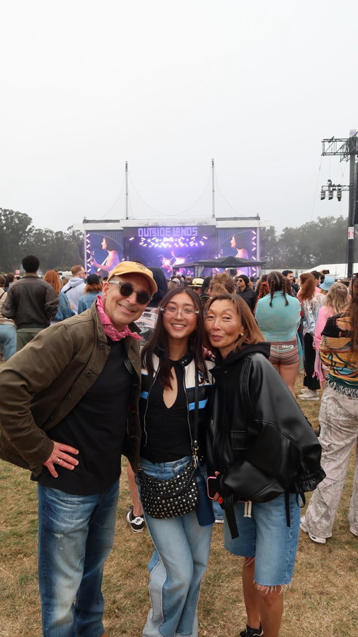 so excited to be at my first @outsidelands with @gap & @myarosemiller_ 💋🫶🏼🌁

#outsidelands