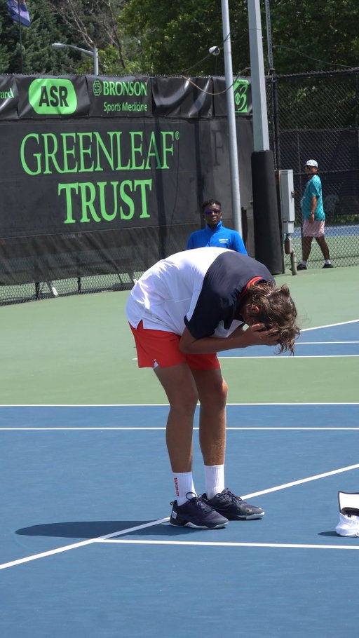 That winning feeling...

Congratulations to the 2025 16s singles champion, @marcel.latak22 

#NatsZoo25 #usta #juniortennis #kalamazoo