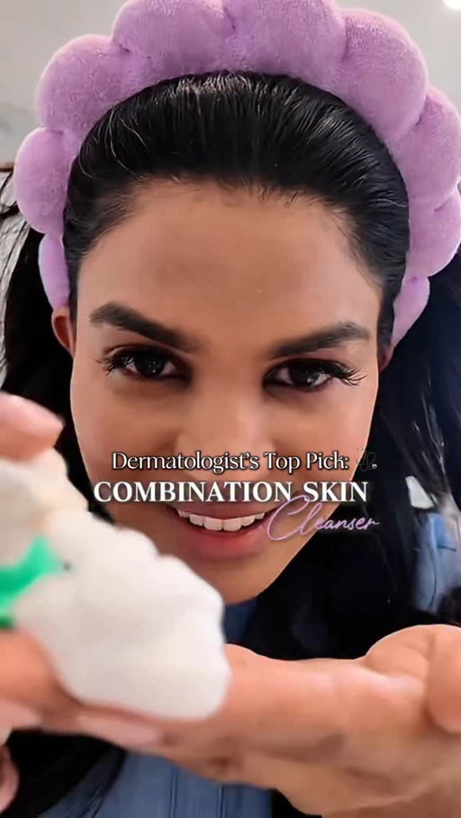 Ever feel like your skin can’t make up its mind—oily and dry at the same time? 
Same. But this airy foam cleanser from @cerave_aunz actually gets it.

No harsh stripping. No heavy residue. Just lightweight, fragrance-free foam that keeps oil in check for 8 hours and hydrates for 24. 🙌🏼

Powered by some cool science (shoutout to Glycolysine tech + ceramides), it’s gentle enough for sensitive skin but still does the job.

#cerave #cleanselikeaderm #skincare #ceramides #developedwithdermatologists #ad