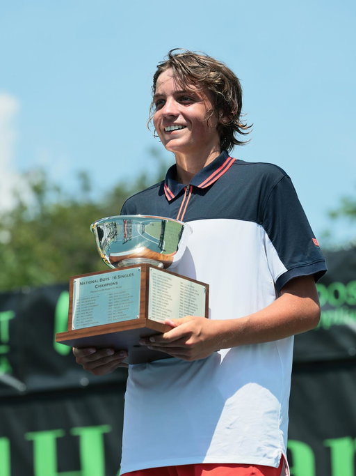 🥇in singles and 🥉in doubles at Kalamazoo. Junior US Open 🔜. Thank you @ustaboysnats for running such an incredible tournament. Thank you so much to @juandiegocuadrado @shourya_verma @wilsontennis for giving me the chance to represent Wilson.  #isuckatripledraft💔💔 #stillnodriverslicence