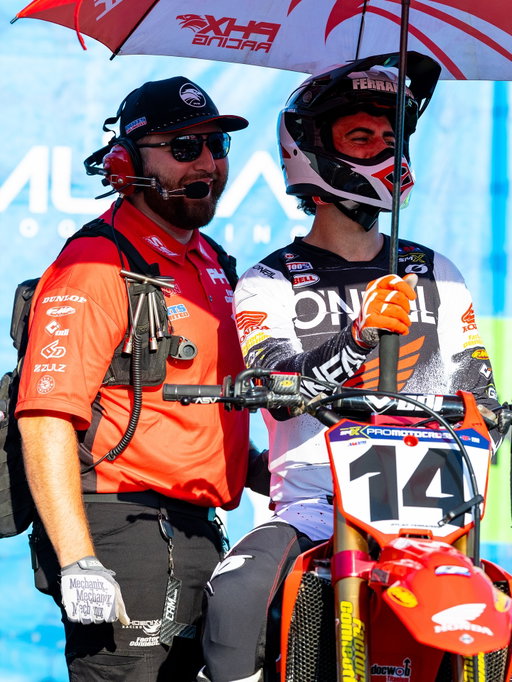 Back to the outdoor with P7 overall, good start moto 1 tried to stay upfront and burn myself, moto 2 crash at the first turn like a goon and come back strong with great feeling. 
Unadilla next let’s try to do better 🔥. 
@phxracinghonda 
@fcsuspension 
@honda_racing_us 
@onealracing 
@bellhelmets 
@100percentmoto 
@alpinestarsmx 
@fivegloves 
@ctikneebraces 
@gs27france