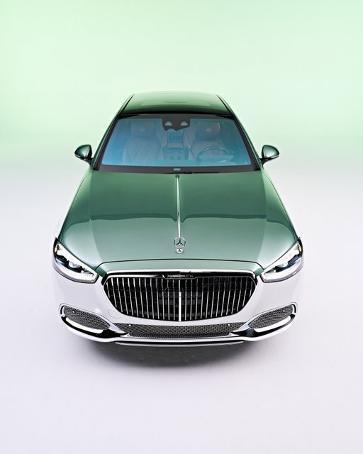 Introducing the Mercedes-Maybach S-Class Edition Emerald Isle 💚

MANUFAKTUR ireland midgreen metallic meets opalite white metallic on this special edition – a colour combination highlighting the uncompromsing vision of the Mercedes-Maybach S 680. Step inside, and enjoy the finest nappa leather in MANUFAKTUR exclusive light brown. 

#MercedesMaybach #EditionEmeraldIsle

Mercedes-Maybach S 680 | Energieverbrauch kombiniert: 14,2‒13,2 l/100 km | CO₂-Emissionen kombiniert: 323‒300 g/km | CO₂-Klasse: G