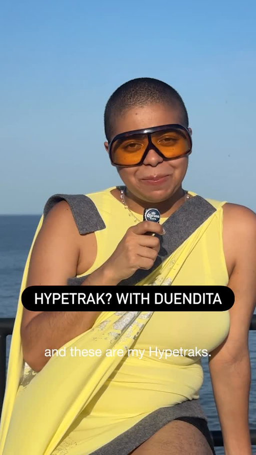 Sultry singer-songwriter @duendita has a favorite song for every emotion, whether she’s at the club, beach or chilling at home. This season, @coronausa spotlights her among other rising artists in the upcoming issue of ‘Hypetrak Magazine.’ #sponsored #coronapartner #21+