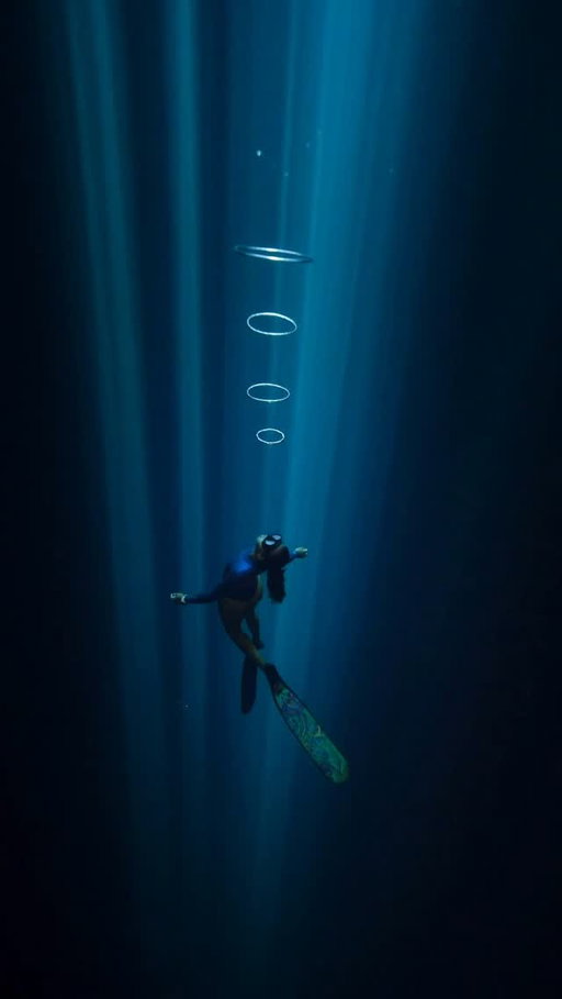 The magic of the cenotes 🌀

They remind us that even in darkness, light always finds a way through. These beautiful beams wouldn’t be as breathtaking without the shadows… just like rainbows wouldn’t exist without clouds and rain. 🌧️

Life is the same. Hardship and dark moments are part of the journey, but they make the light even more beautiful when it returns. ✨

Thank you @blackfinfreediving @pepiaux for capturing this moment so perfectly.

#bubblering #bubblerings #cenotes #mexico #playadelcarmen #tulum #cenote