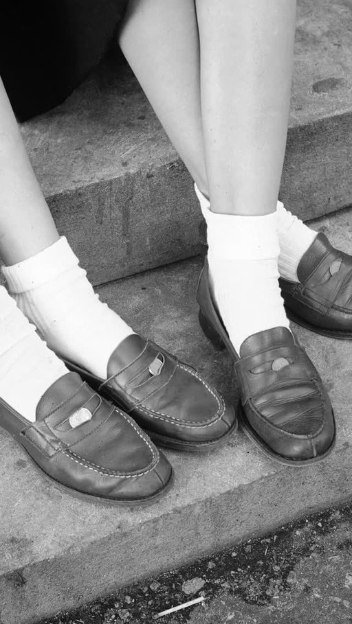 Did you know why they’re called “penny loafers”?

#fashion #style #menswear #loafers #pennyloafers