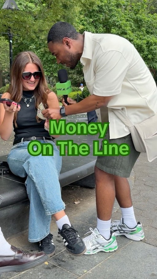 Call someone. If they answer, you get $5. Simple… right? 👀📞

#manonthestreet #moneyontheline #phonechallenge #freemoney #funnyinterviews