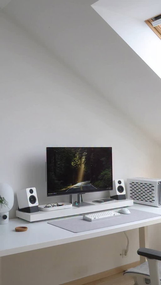 Dream monitor is here 👀

#ProArt #PA32UCDM #desksetup #homeoffice #minimalsetup