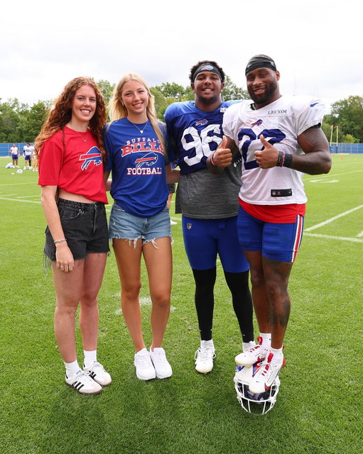 Fancy seeing you here 👋

@ukathletics x @buffalobills 

#ProCats