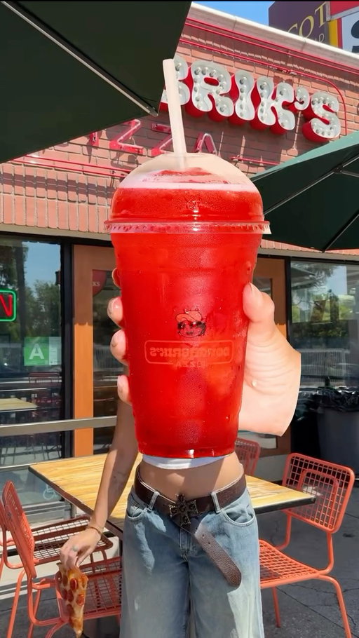 This is the actual size of the slices and slushy