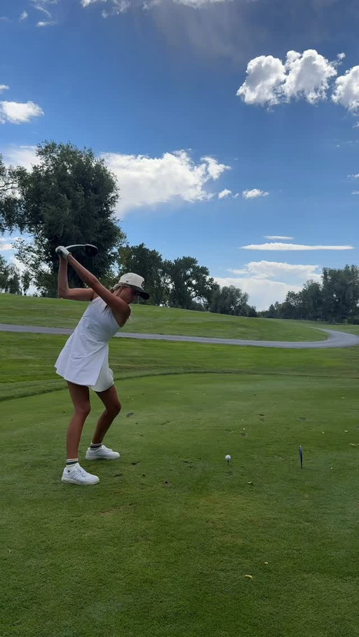 Play my least favorite hole with me featuring a wildfire 🤯

#golfer #girlgolfer #utahfire #northogdenfire #golf #backswing