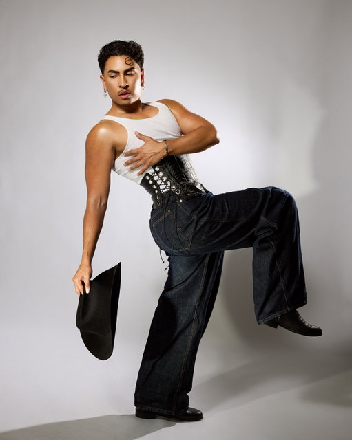 this is 26
-
photography: @randalruizz 
corset: @__nueva.vida__
hair: @hairby_veee
