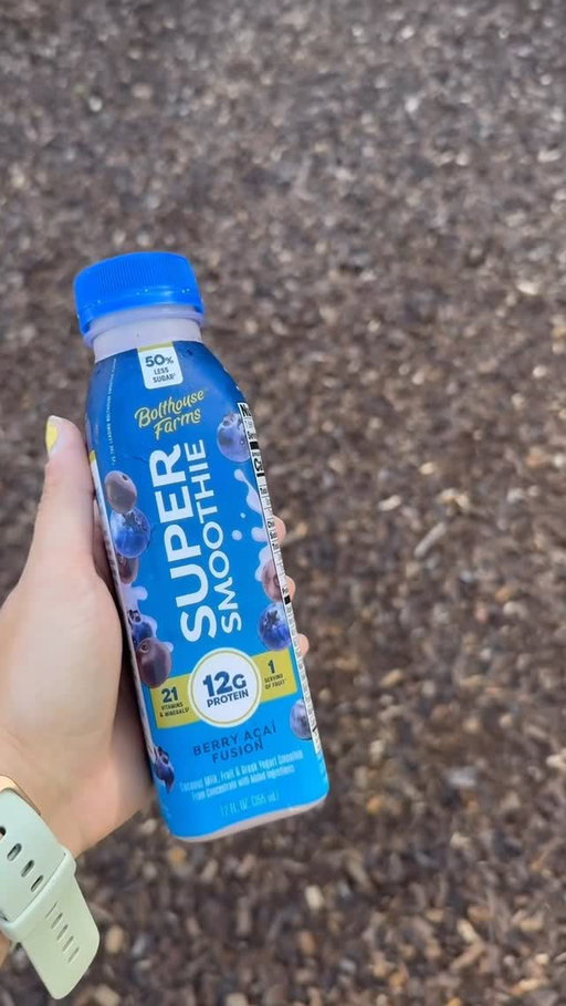 AD | @bolthousefarms NEW Super Smoothies have been helping me stay fueled throughout the day with my busy schedule. With 12g of protein and a full serving of fruit, I love the boost they give me. #bolthousefarmspartner #bolthousefarms #MakeItSuper