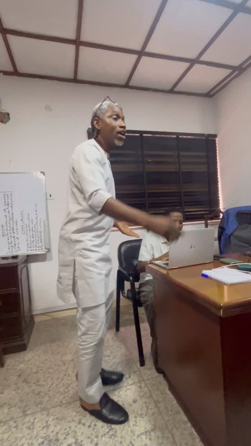 Parody court session between Ibom Air Defendant and Prosecuting Council. Drop your 2 kobo on the matter in the comment section. Who do you feel was wronged and who should be sued?

#etuodicommunications #courtparody #altercation #defendant #prosecutor #thewayitis