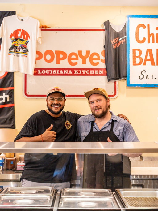 SWIPE RIGHT TO SEE EVERYTHING WE DID AT THE @hotstuffneworleans . GRATEFUL FOR SO MUCH LOVE AND SUPPORT 🤩🤩🤩

Photo Credit 📸 :- @stephforrer