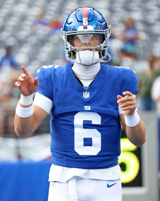 @jaxsondart home debut 🔜 

📺: NYJvsNYG — 7PM ET on @NFLNetwork
📱: Stream on #NFLPlus