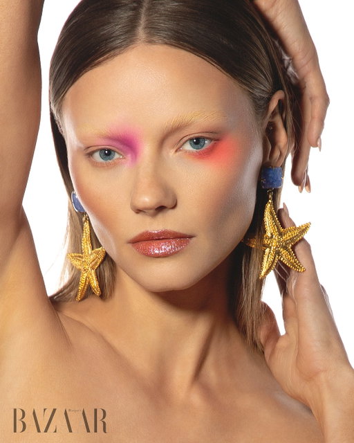 Harper’s Bazaar @bazaarvietnam with @thealannagold 
🫧🫧🫧🫧🫧🫧🫧🫧🫧🫧🫧
Photography: Reinhardt Kenneth @reinhardtkenneth Makeup Artist: Jordan Liberty @jordanliberty Hair Stylist: Tiffany Kilgore @tiffanykartistry  Fashion Stylist: Michelle Wu @michellewustyle Lighting Director: Ralphy Valle @ralphyvalley Photographer’s Assistant: Teandre Miles @tdrexclusive Location: Hype Studios @hypestudios.la

Makeup: @westmorebeauty Beauty Body Coverage Perfector. Westmore Beauty Supreme Creme. Westmore Beauty Ultra Black Las9ng Effects Eyeliner. @blendbunnycosmetics MASTERCLASS Pro Cheek palette. Blendbunny MASTERCLASS Pro Luster palette. Blendbunny MASTERCLASS “Safe Word, Melrose,” and “Alleged” Lip Oil Gloss. @rarebeauty Liquid Touch Concealer. Pat McGrath Labs Glass Skin Fetish 001 Setting Spray. Pat McGrath Labs “Divine Nude” Legendary Lip Liner. @patmcgrathreal Skin Fetish Setting Powder. @pradabeauty Pradascope Lash Extending Mascara. Prada Beauty Pradalines Durable Gliding Eye Pencil. @prolashofficial Natural No.00 Lashes. @anastasiabeverlyhills Brow Freeze Gel.

Hair: @oribe Dry Texturizing Spray. Oribe Gold Lust Nourishing Hair Oil.
@getgoldielocks Flyaway Fix Pomade Stick.
@bioionic Gold Pro Hair Dryer. Bio Ionic Gold Pro Styling Iron.
@colorwowhair Dream Coat Supernatural Treatment Spray.

#harpersbazaar #harpersbazaarbeauty #harpersbazaarvietnam #alannagold #sellingsunset #reinhardtkenneth #jordanliberty #editorialmakeup #blendbunnycosmetics #westmorebeauty #pradabeauty #patmcgrathlabs #rarebeauty #oribe #bioionic #colorwow #anastasiabeverlyhills