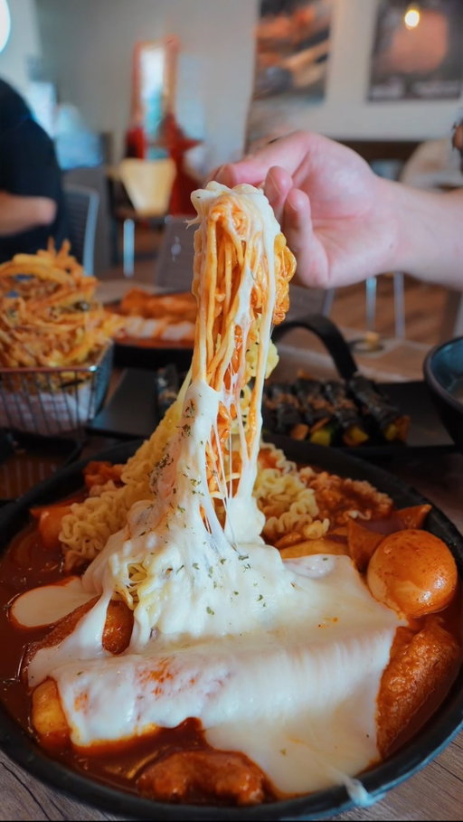 📍Halgatteok (2148 S 314th St, Federal Way, WA 98003)

The rice cakes are big enough to share between two people and it ranges from $14-$16!