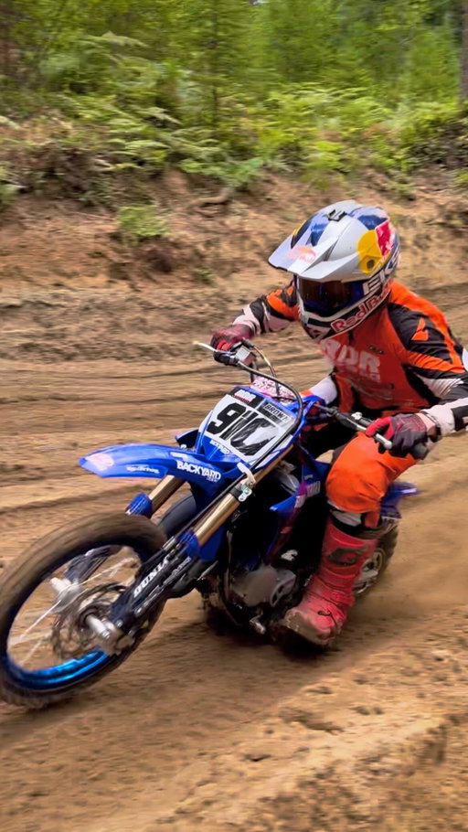 What 65/60 would you pick right now if you were/are a kid? The @yamahamotorusa YZ65 doesn’t disappoint around @community_motocross 🤠 @redbullmotorsports @redbull @motosportinc @rdrco.inc @bbrmotorsports @allballsracing_ #YZ65 #yamaha #2stroke