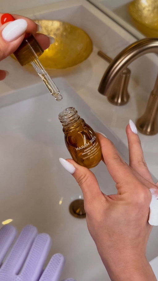 Get younger hands while doing chores 🤭👌 comment SHOP and I’ll send you these links✨

💫 Follow for more self care routines 

#selfcare #beautycare #handcare 
#antiaging #selfcareroutine #girly