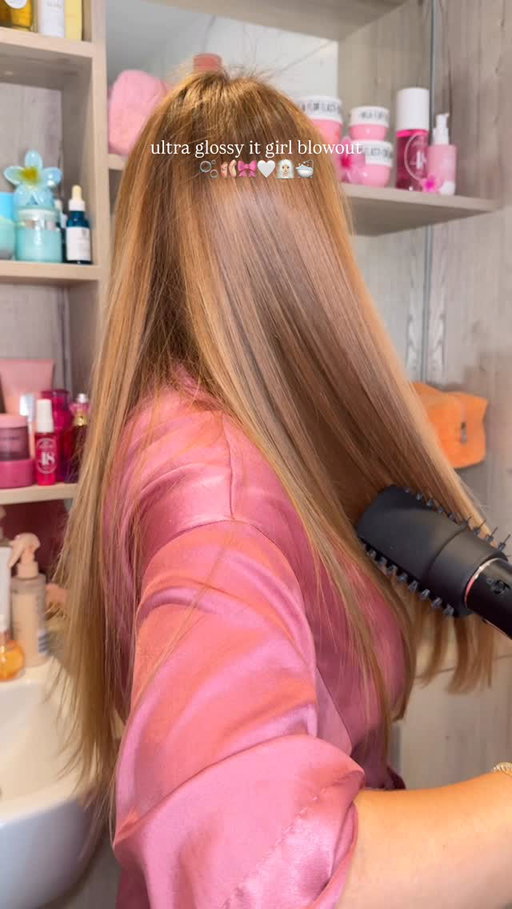 ultra glossy it girl blowout routine 🫧🩰🎀🤍🧖🏼‍♀️🛁

products
@kerastase_official gloss absolu shampoo*
@shiseido tsubaki premium repair hair mask*
@lorealparis glycolic gloss treatment*
@tangleteezer detangler brush*
@aquishair hair flip*
@gisou honey milk 5 in 1 styling cream*
@kerastase_official gloss abslu anti frizz glaze milk*
@sharkbeautyuk flexstyle*
@kerastase_official glaze drops*
@gisou wildflower honey hair perfume*

(*pr products)

#hairgloss #hairtreatment #haircare #hairroutine #haircareroutine #hair #hairtransformation #hairtrends #gloss #glossyhair