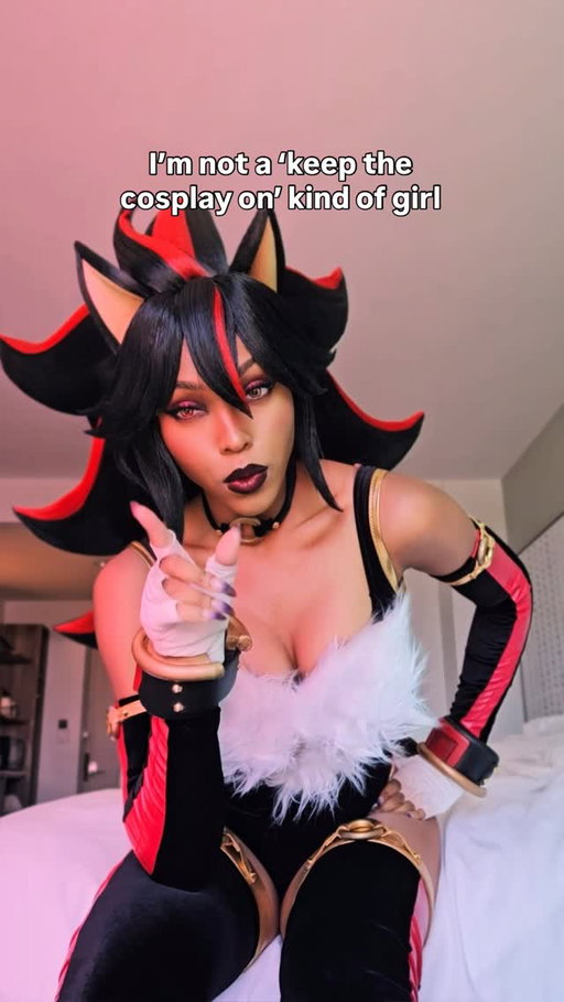 I don’t wanna mess up the wig though…..hmm….

#shadowthehedgehog #cosplay